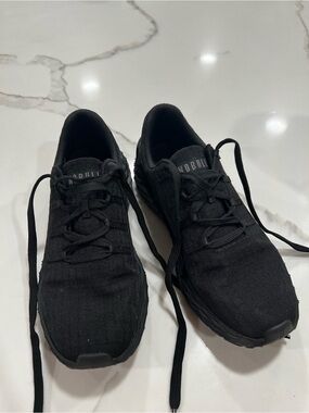 NOBULL Woma’s All-Black Trainer Sneakers nwot